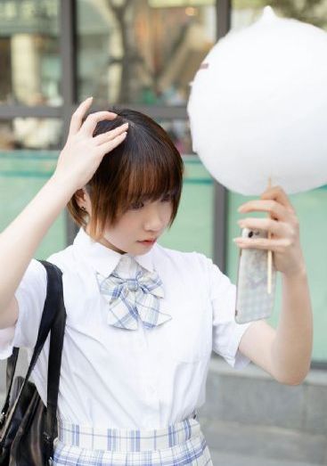 撞击成熟美妇老师后臀_BD日韩电影在线